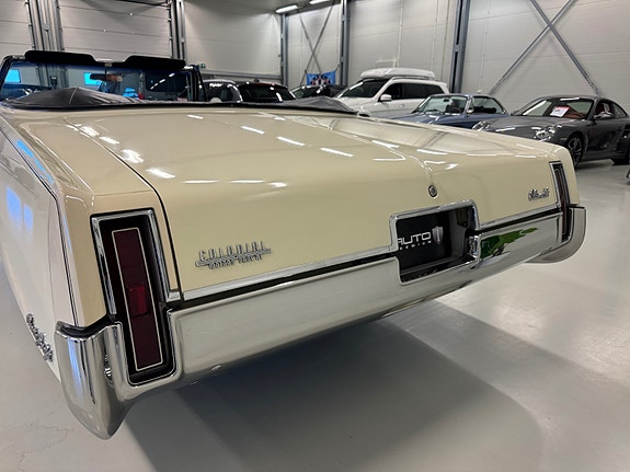 Oldsmobile Ninety-Eight 6 of 30