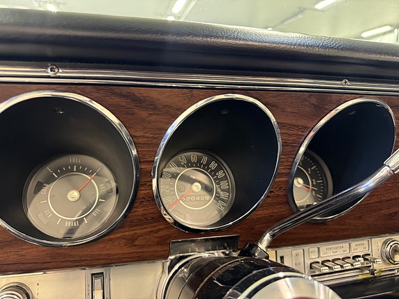 Oldsmobile Ninety-Eight 30 of 30