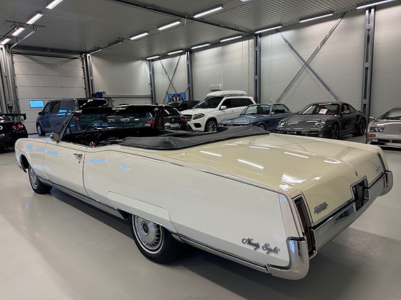 Oldsmobile Ninety-Eight 5 of 30