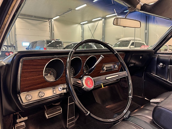 Oldsmobile Ninety-Eight 20 of 30