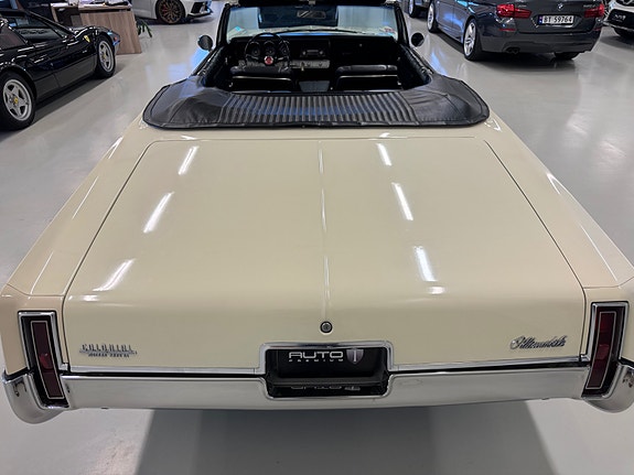Oldsmobile Ninety-Eight 9 of 30