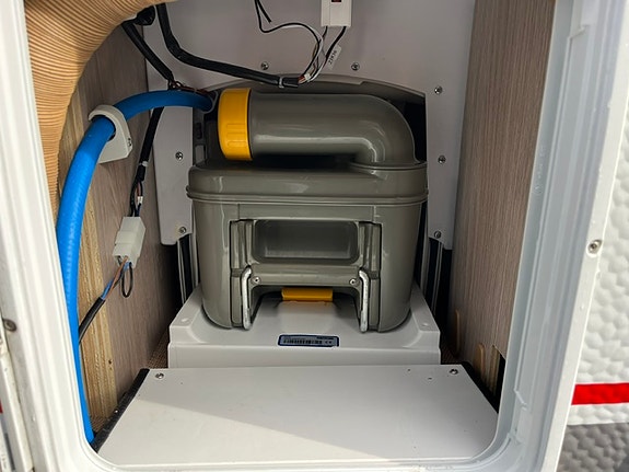 Bürstner Premio Life 430 TS Brava 4 of 16