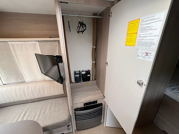 Bürstner Premio Life 430 TS Brava 8 of 16