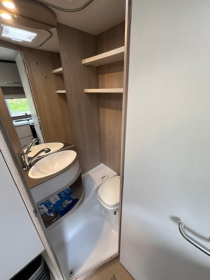 Bürstner Premio Life 430 TS Brava 11 of 16