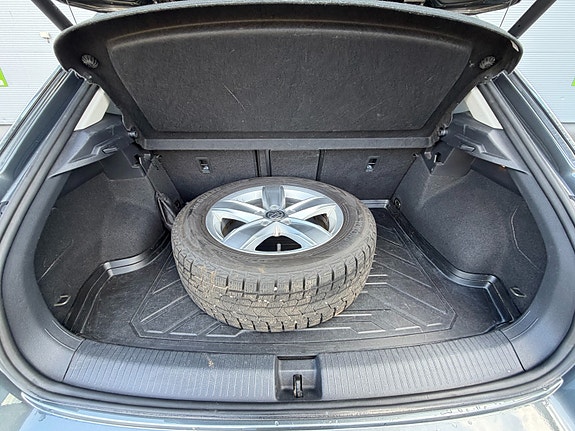 Volkswagen T-Roc 30 of 30