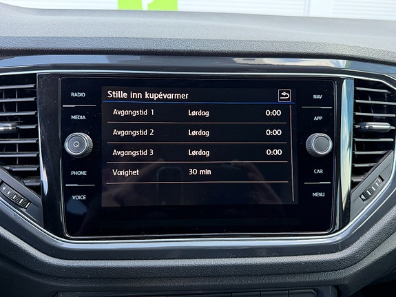 Volkswagen T-Roc 24 of 30