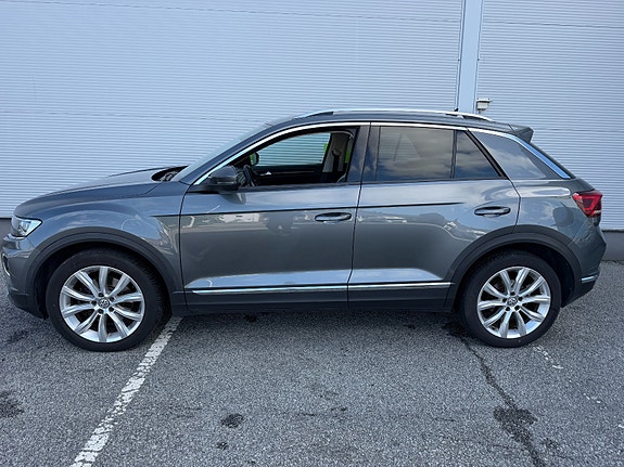 Volkswagen T-Roc 2 of 30