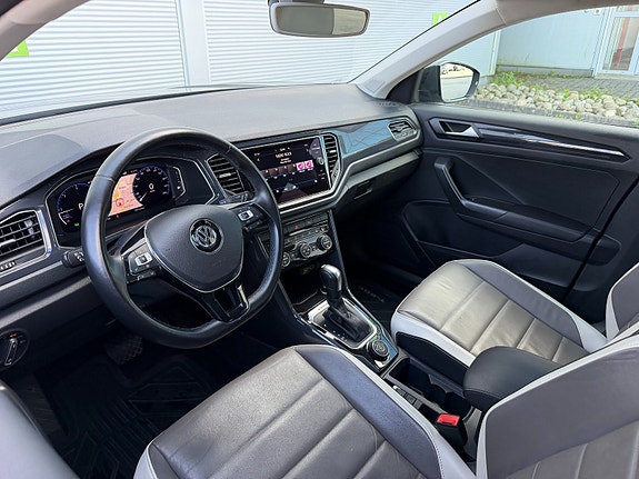 Volkswagen T-Roc 5 of 30