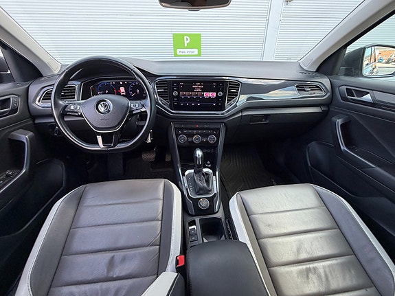 Volkswagen T-Roc 29 of 30