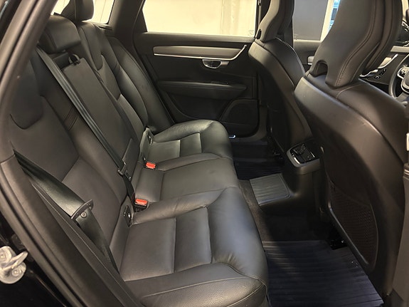 Volvo V90 27 of 30