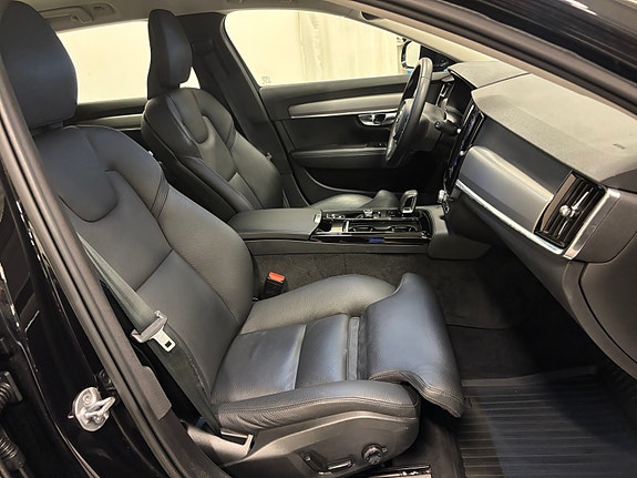 Volvo V90 10 of 30