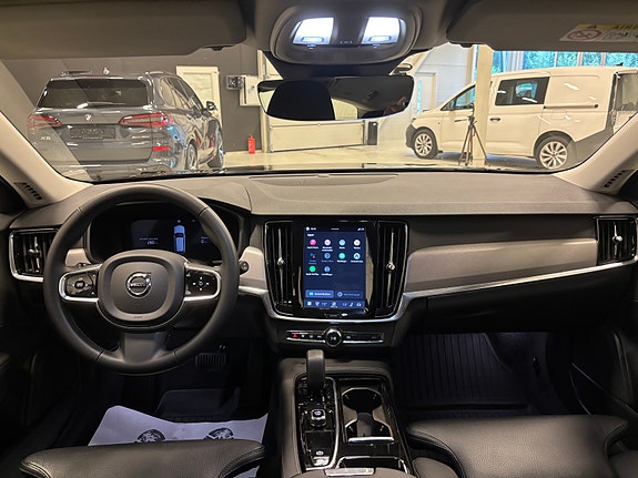 Volvo V90 12 of 30