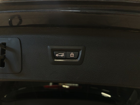 BMW 225xe 10 of 30