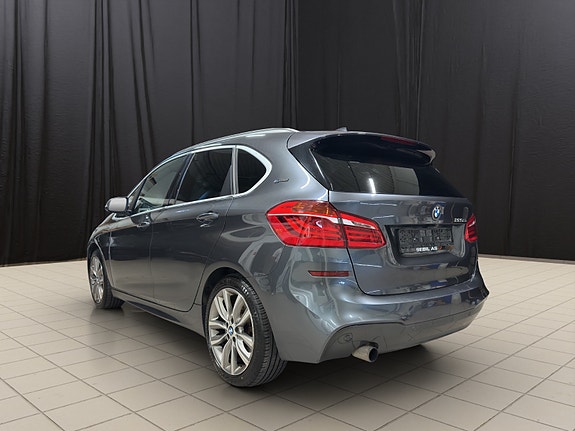 BMW 225xe 3 of 30