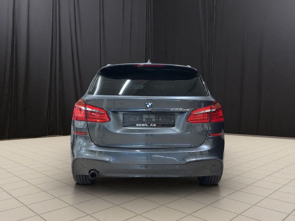 BMW 225xe 4 of 30
