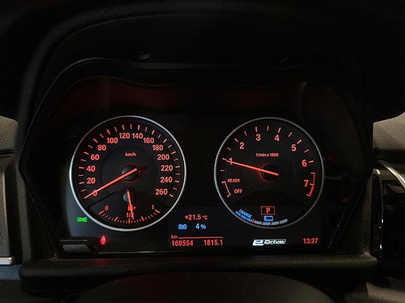 BMW 225xe 25 of 30