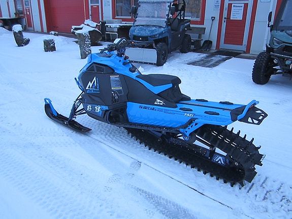Arctic-cat M 858 4 of 7
