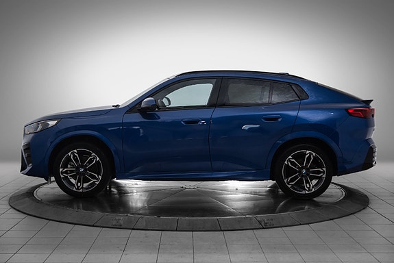 BMW iX2 2 of 25