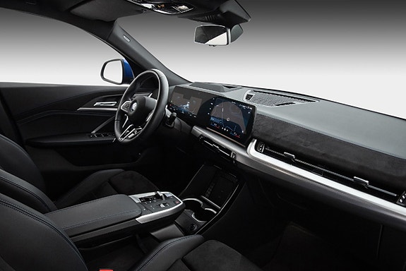 BMW iX2 11 of 25