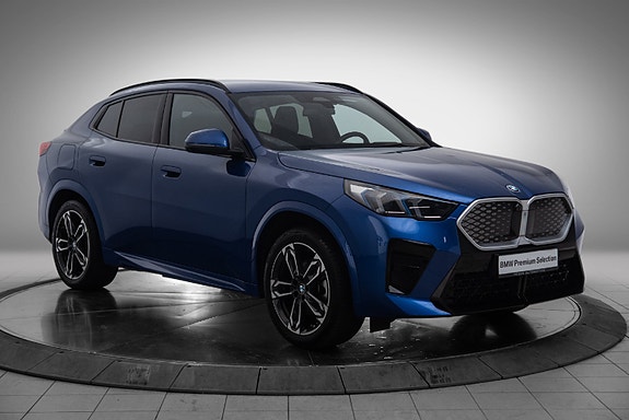 BMW iX2 7 of 25