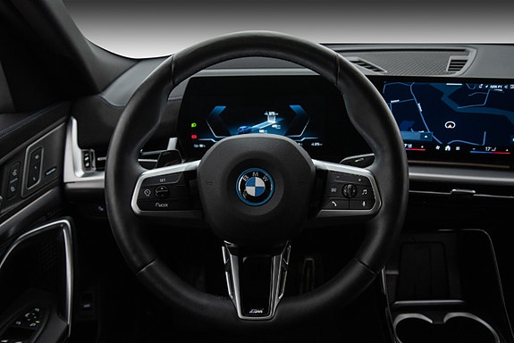 BMW iX2 16 of 25