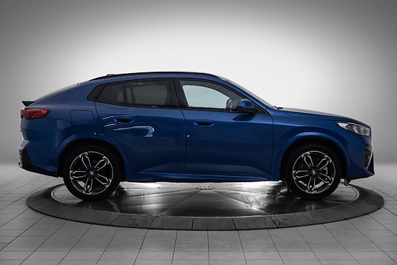 BMW iX2 6 of 25
