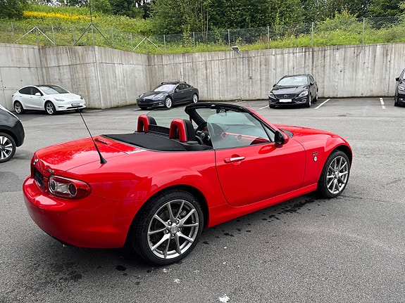 Mazda MX-5 4 of 15