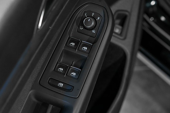 Volkswagen Golf VIII 19 of 28