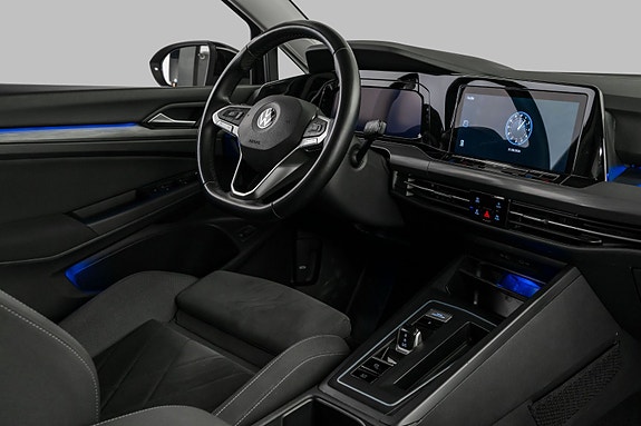 Volkswagen Golf VIII 28 of 28