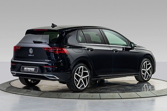 Volkswagen Golf VIII 5 of 28
