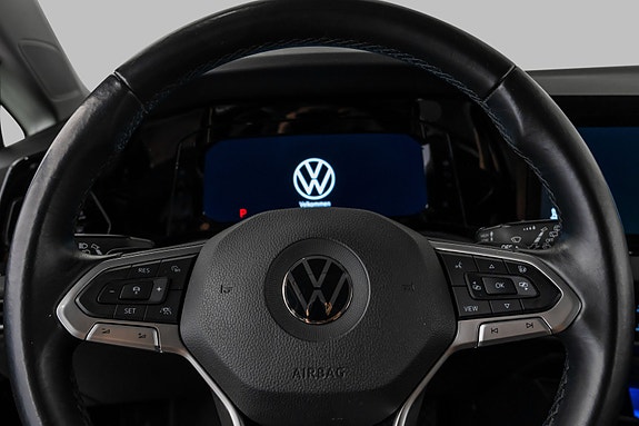 Volkswagen Golf VIII 18 of 28