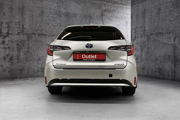 Toyota Corolla 7 of 13