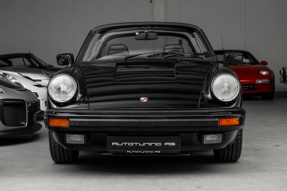 Porsche 911 4 of 30