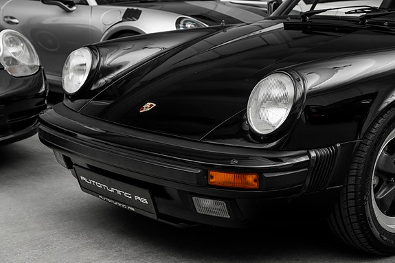 Porsche 911 2 of 30