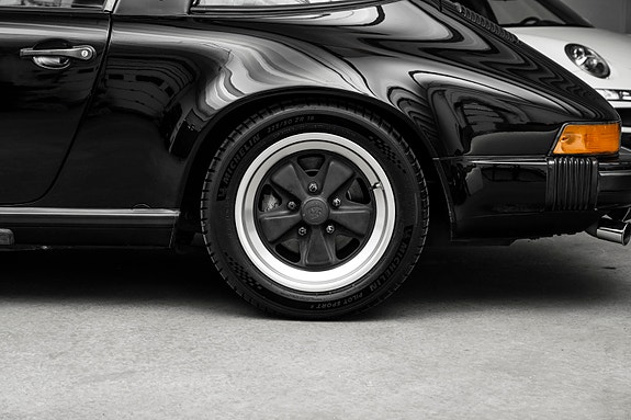 Porsche 911 10 of 30