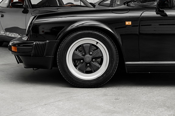 Porsche 911 9 of 30