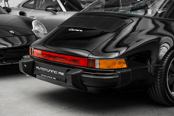 Porsche 911 17 of 30