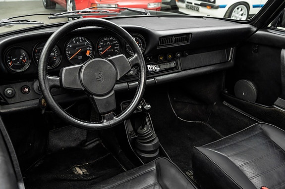 Porsche 911 25 of 30