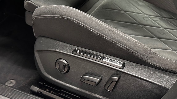 Volkswagen Golf VIII 15 of 30