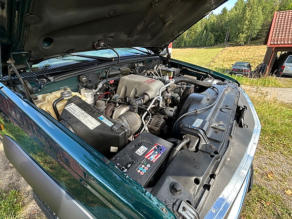Chevrolet Silverado 2500 27 of 29