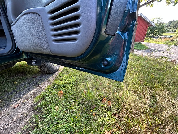 Chevrolet Silverado 2500 18 of 29