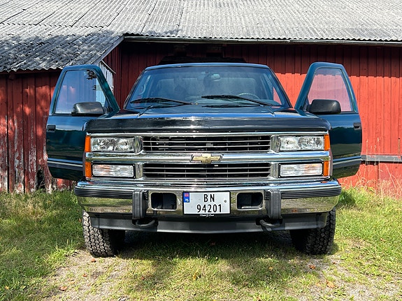 Chevrolet Silverado 2500 3 of 29