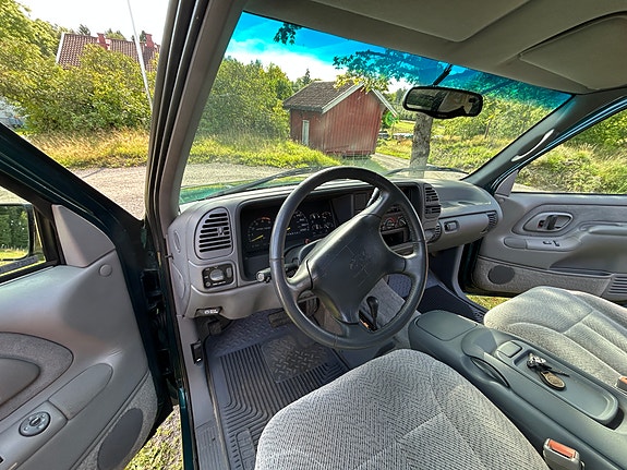 Chevrolet Silverado 2500 8 of 29