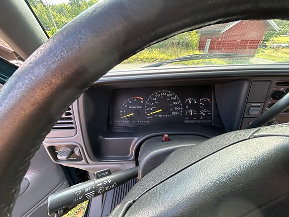 Chevrolet Silverado 2500 7 of 29