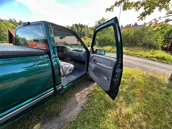 Chevrolet Silverado 2500 17 of 29
