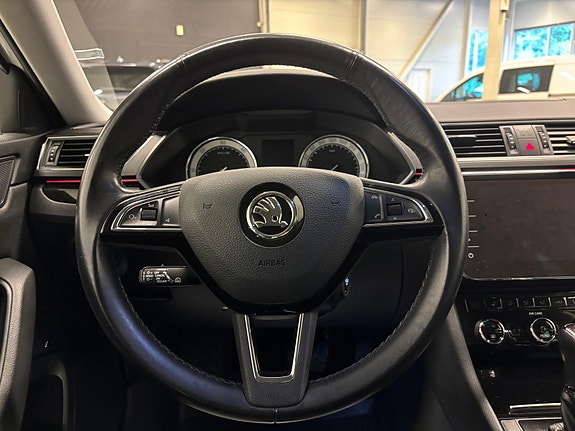 Skoda Superb 16 of 30
