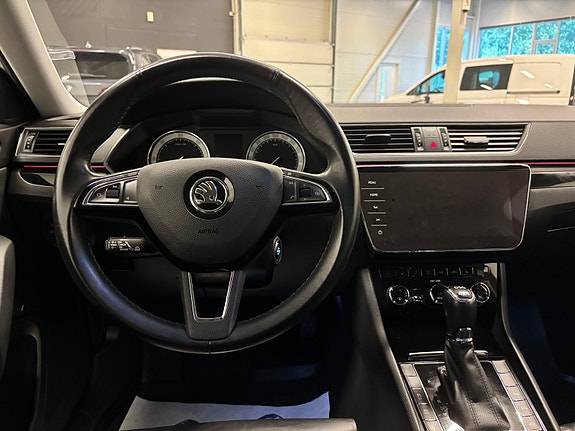 Skoda Superb 15 of 30