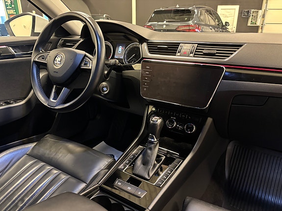 Skoda Superb 13 of 30