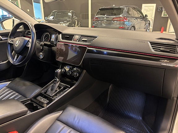 Skoda Superb 12 of 30
