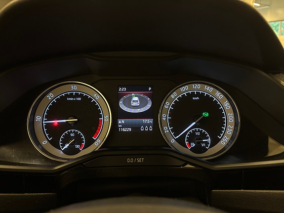 Skoda Superb 19 of 30